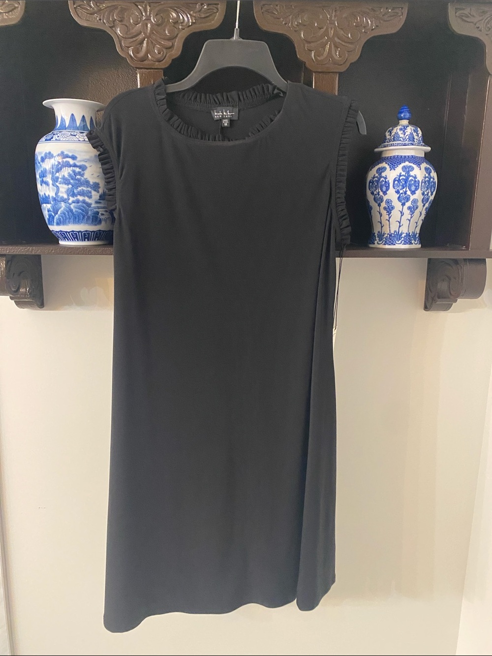 Nicole Miller Black Sleeveless Ruffle-Edge Shift Mini Dress